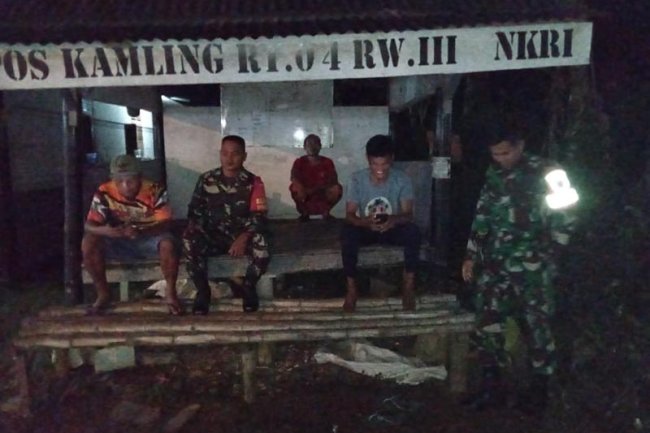 Sambangi Pos Kamling,  Babinsa berikan himbauan ke Warga Binaan