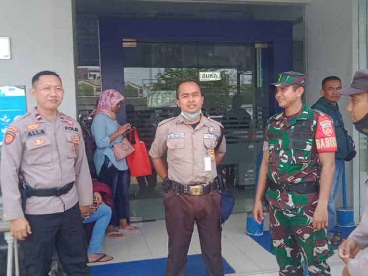 Berikan Rasa Aman Babinsa dan Bhabinkantibmas  Laksanakan Patroli Objek Vital