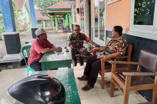 Terus Jaga Hubungan Baik Babinsa Laksanakan Komsos Dengan Tokoh Masyarakat