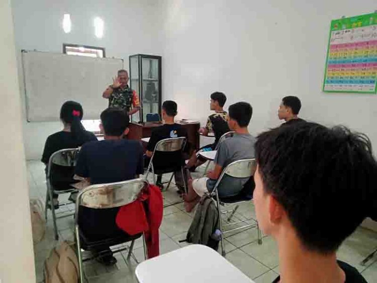 Tingkatkan Etos Kerja Babinsa Berikan Latihan Disiplin