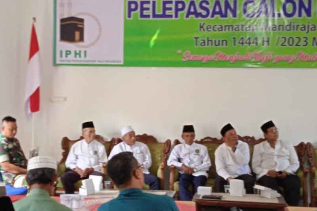 Babinsa  Mandiraja Hadiri Pelepasan Calon Jamaah Haji Tahun 1444 H 2023 M