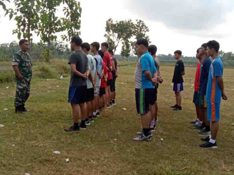 Babinsa Berikan Pembekalan Binsuh Dan Binjas Kepada Peserta Kursus Lpk