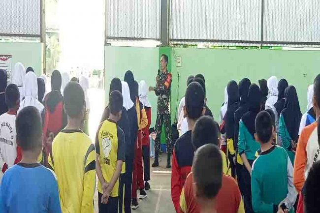 SUKSESKAN MPLS, BABINSA BERIKAN MATERI WASBANG DAN PBB