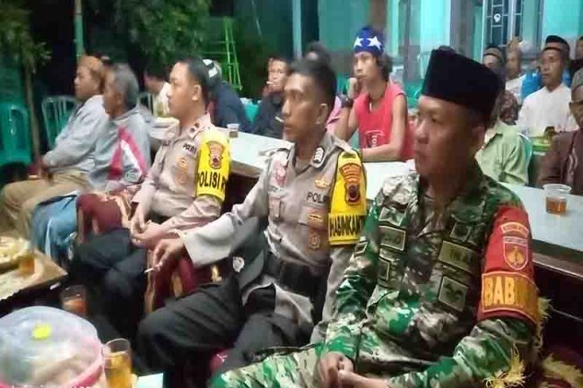 SINERGITAS TNI-POLRI, BABINSA DAN BABINKAMTIBMAS HADIRI SANTUNAN ANAK YATIM DAN SEMARAK GEBYAR MUHARAM 1445 H 
