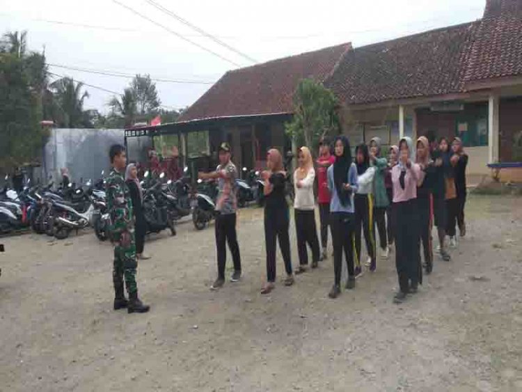 Dalam Rangka Meriahkan Hut Ri Ke-78 Babinsa Latih Paskibra