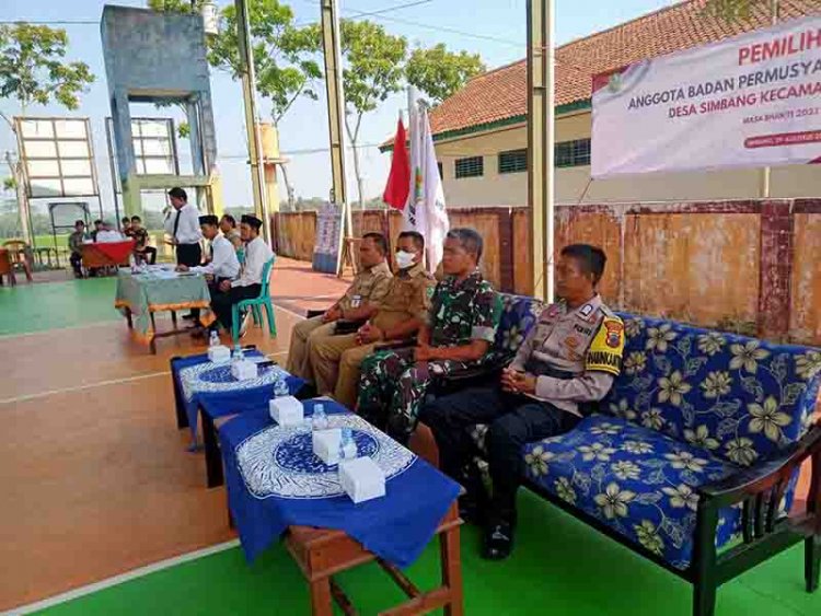 DANRAMIL 07 MANDIRAJA KAPTEN INF PUJI BS  BERSAMA BABINSA HADIRI PEMILIHAN ANGGOTA BPD DI WILAYAH BINAAN