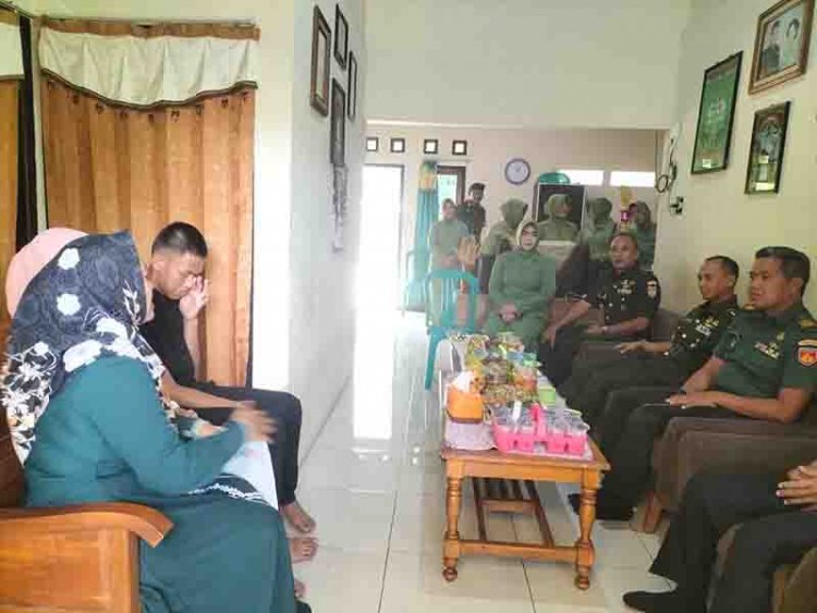 Wujud Kepedulian Dandim 0704 Banjarnegara Silaturahmi di Kediaman Almarhum Sertu Sukamto 