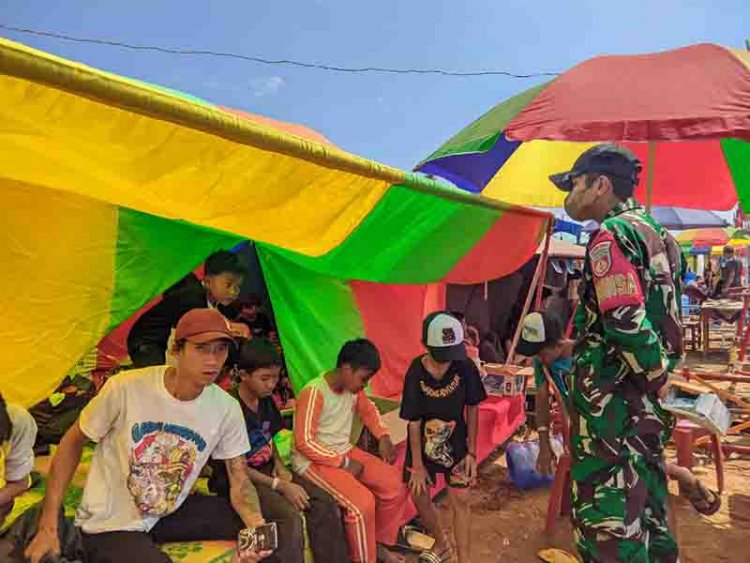 Babinsa Beri Himbauan Kepada Peserta Perkemahan Pramuka Untuk Jaga Faktor Keamanan dan Kesehatan 