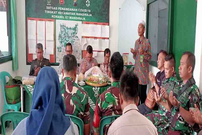 Forkopimcam Beri Kejutan Dadakan HUT TNI Ke 78 Kepada Koramil 07 Mandiraja 