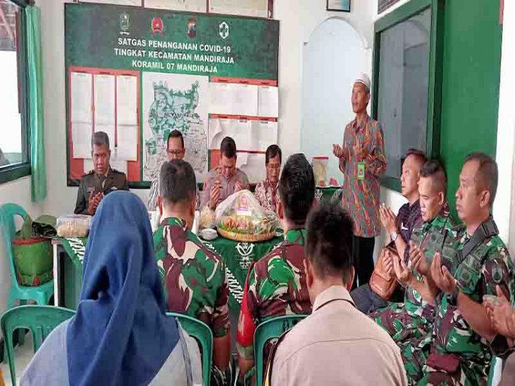 Forkopimcam Beri Kejutan Dadakan HUT TNI Ke 78 Kepada Koramil 07 Mandiraja 