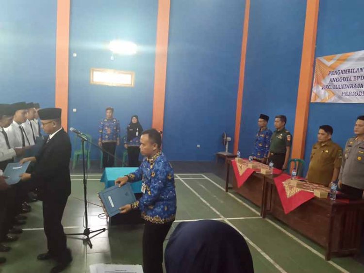 Hadiri Pelantikan BPD, Danramil 07/Mandiraja Ucapkan Selamat dan Sukses 