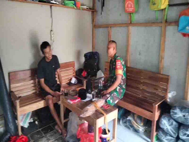 Jalin Komsos Sertu Waryono  Sambangi Pelaku UMKM Desa Binaan