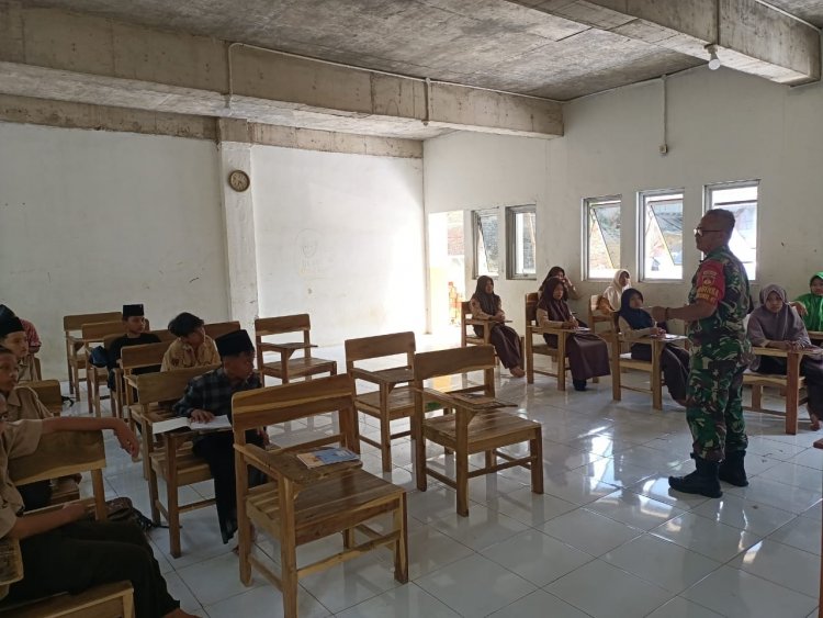 Cegah Perundungan( bullying) Babinsa Berikan Sosialisasi Kepada Siswa SMP