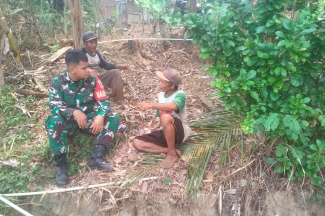 BABINSA KORAMIL07/MANDIRAJA KOMSOS DENGAN PETANI JAGUNG DI WILAYAH 