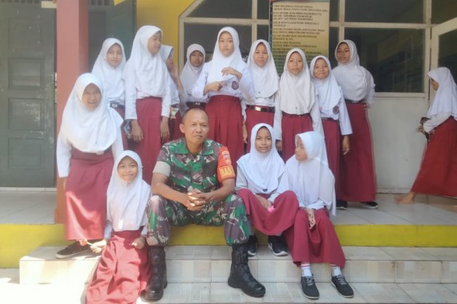 Kedekatan Aparat kewilayahan  Dengan Anak-anak Sekolah Dasar Di Desa Binaan