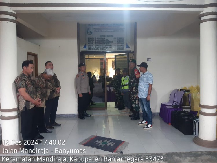 BABINSA DAN BHABINKANTIBMAS SINEGRI PENGAMANAN RANGKAIAN  KEGIATAN IBADAH  NATAL DAN TAHUN BARU