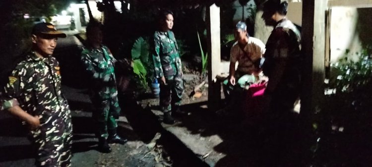 Untuk Memastikan Keamanan Anggota Koramil 07/Mandiraja melaksanakan Patroli malam bersama Banser